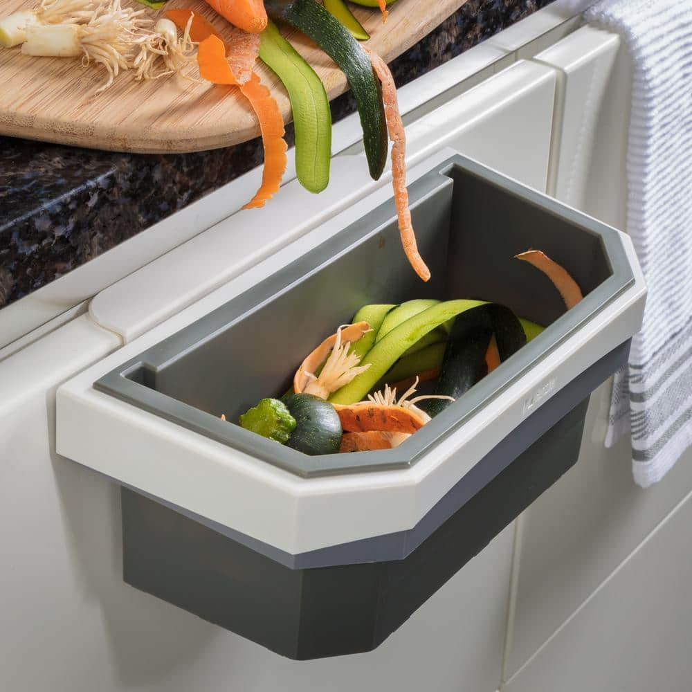 Green and White Portable Plastic Kitchen Compost Bin