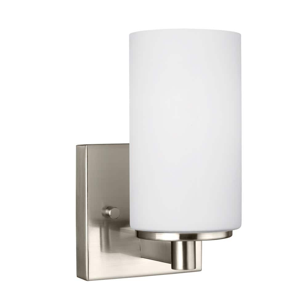 Generation Lighting Hettinger 4.5-in 1 -Light Brushed Nickel Transitional Vanity light