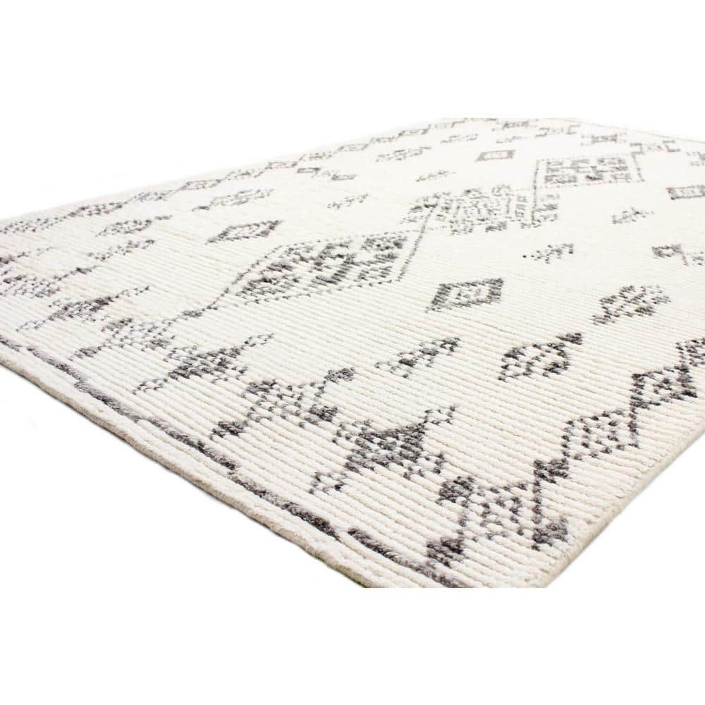 Bashian July Area Rug Ivory 3'6" X 5'6"