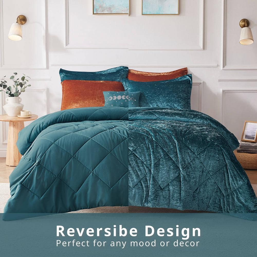 Intelligent Design King/Cal King Size Comforter Sets, 4-Piece Velvet Bedding Set for All Seasons, Teal Comforter Bed Set with Decor Pillow
