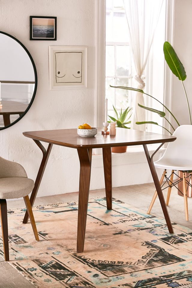 Foila Dining Table