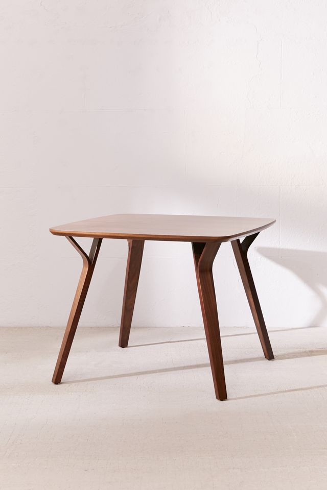 Foila Dining Table