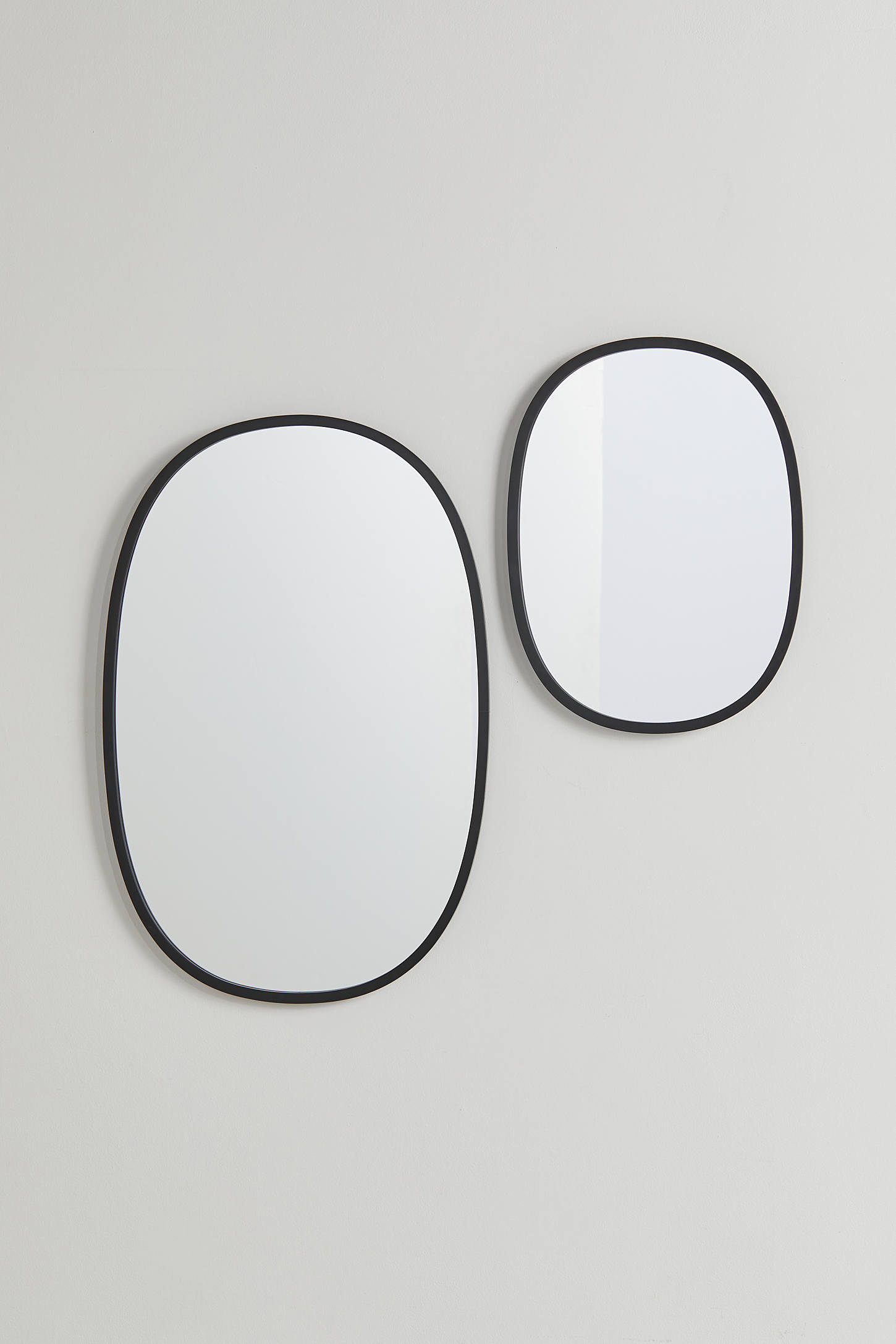 Oval Hub Mirror