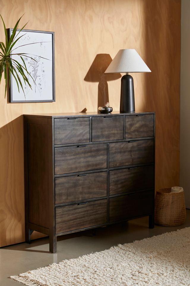 Kira Dresser