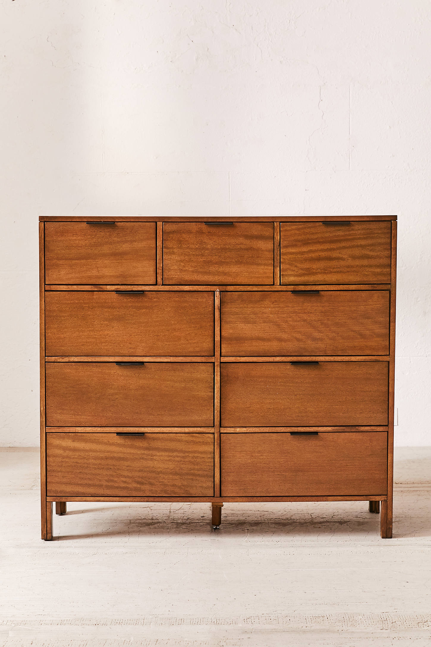 Kira Dresser