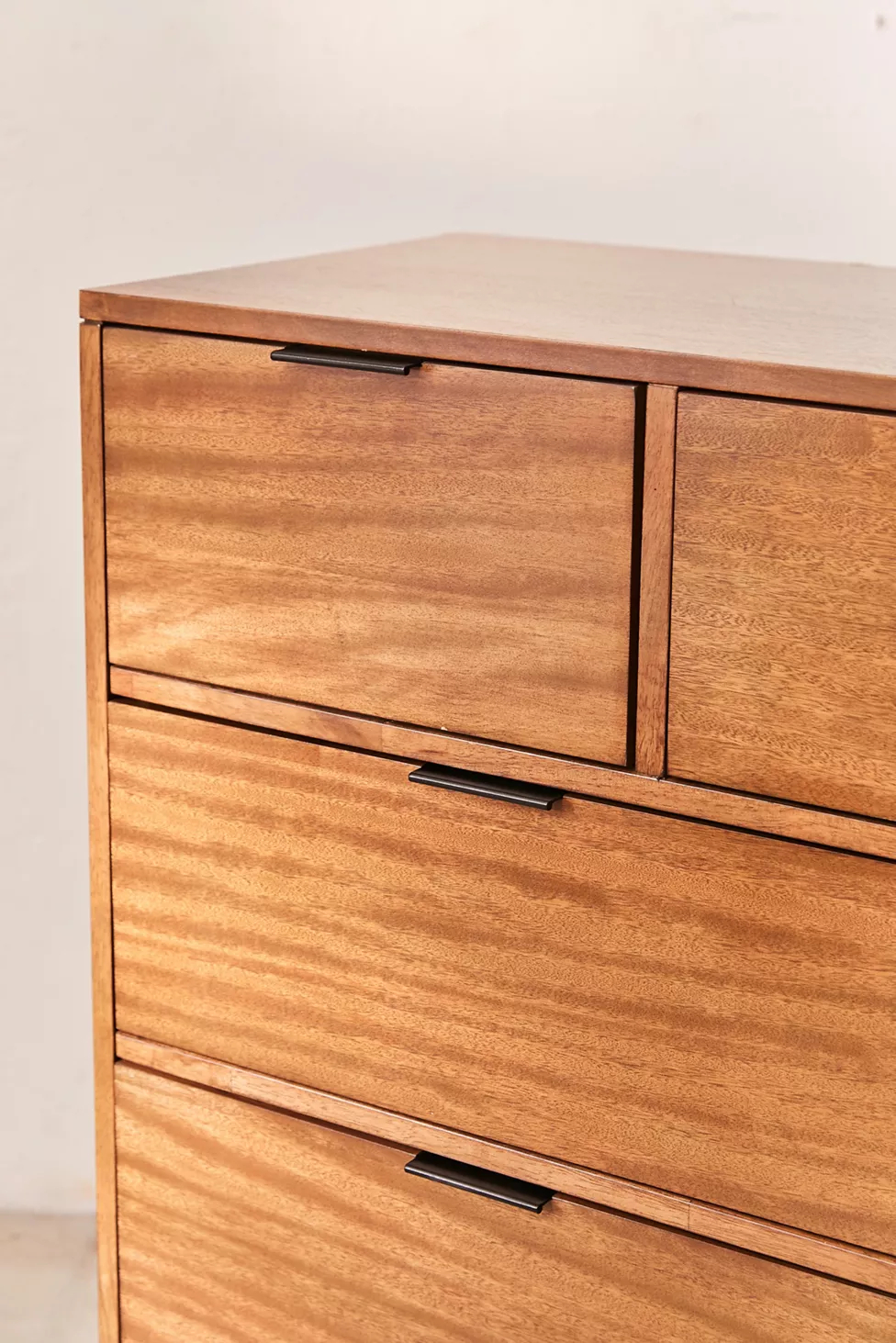 Kira Dresser