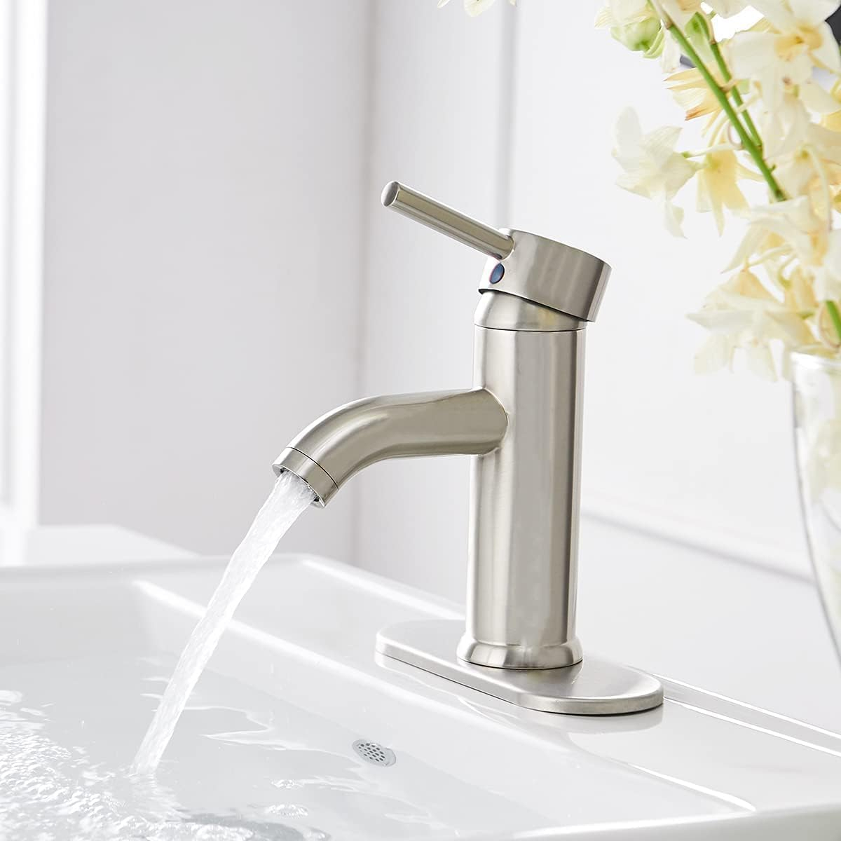 Brushed Nickel Bathroom Faucet Single Hole Single Handle Lavatory Basin Bath Sink Vanity Faucet Deck Mount Modern Brass Commercial Stainless Steel