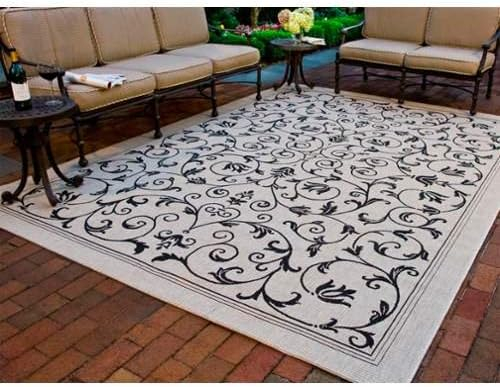 SAFAVIEH Courtyard Nanda Floral Indoor/Outdoor Area Rug, 6'7" x 6'7" Square, Black/Sand