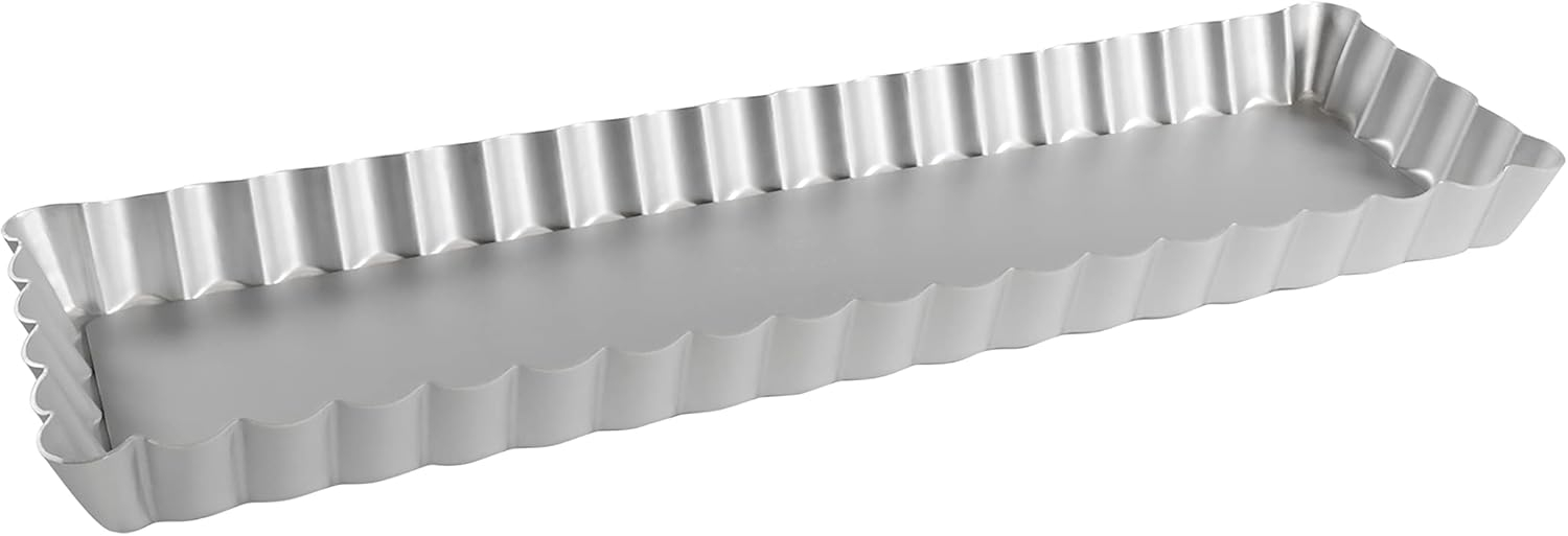 Silver Aluminum Rectangular Fluted Tart Pan with Removable Bottom