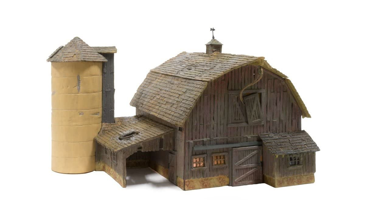 HO Scale Weathered Brown Wooden Barn with Concrete Silo