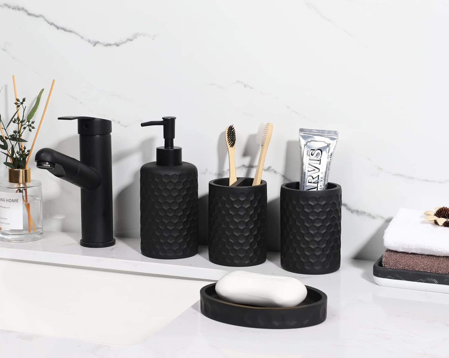 zccz Bathroom Accessory Set - 6 Pcs Black Bathroom Accessories Set with Trash Can, Toothbrush Holder, Toothbrush Cup, Soap Dispenser, Soap Dish, Toilet Brush with Holder - Accessoire Salle de Bain