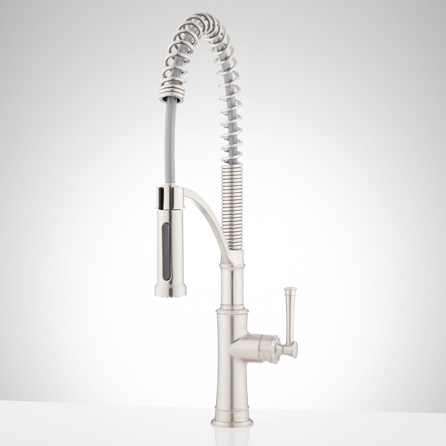 Stainless Steel Single Handle Pull Down Kitchen Faucet with Dual Function Sprayer