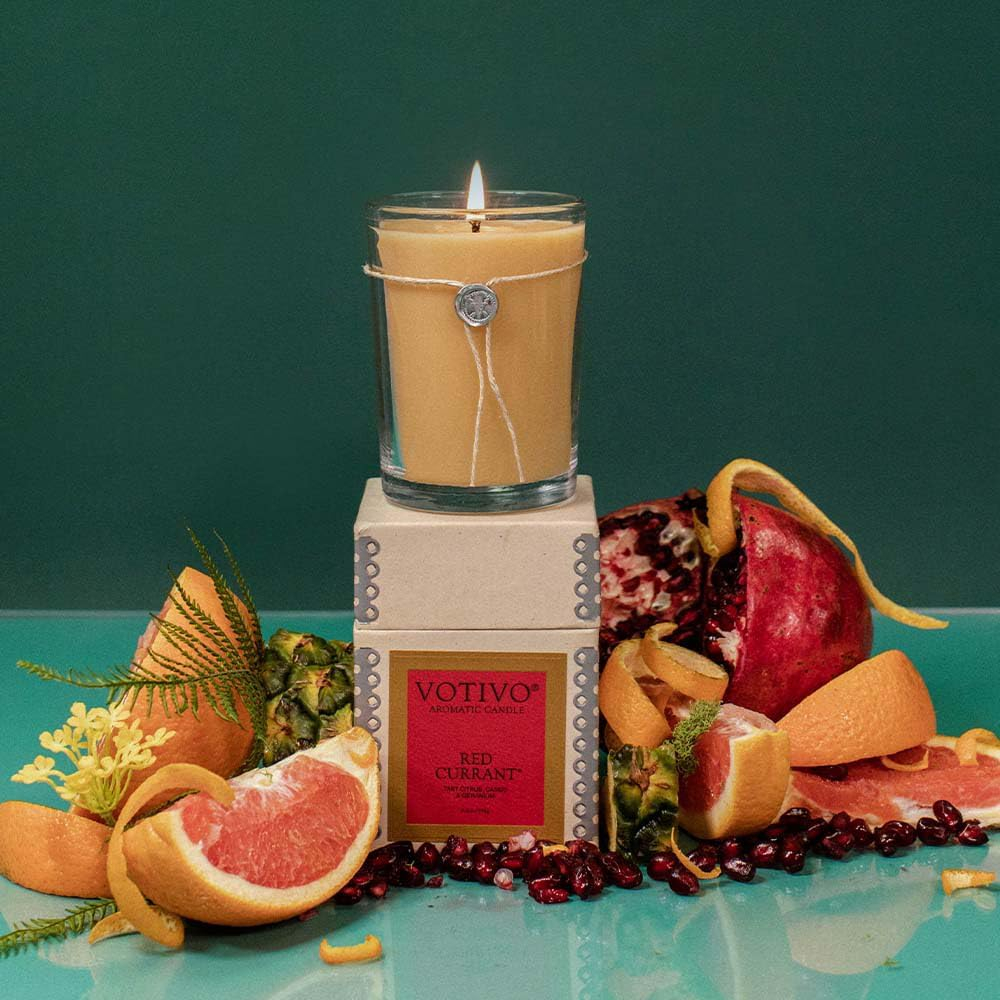 Votivo Red Currant 6.8 oz Aromatic Candle | Soy Wax Blend | Luxury Glass Jar Scented Candle & Box | Candles for Home Scented | Long Burning & Highly Scented