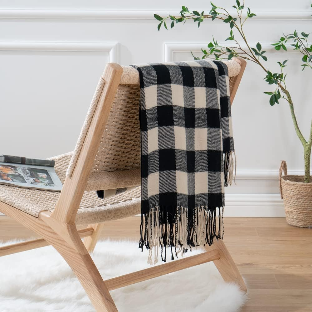 Battilo Classic Plaid Throw Blanket for Couch,Black&Beige,Buffalo Check Pattern Blanket for Picnic,50"x60"