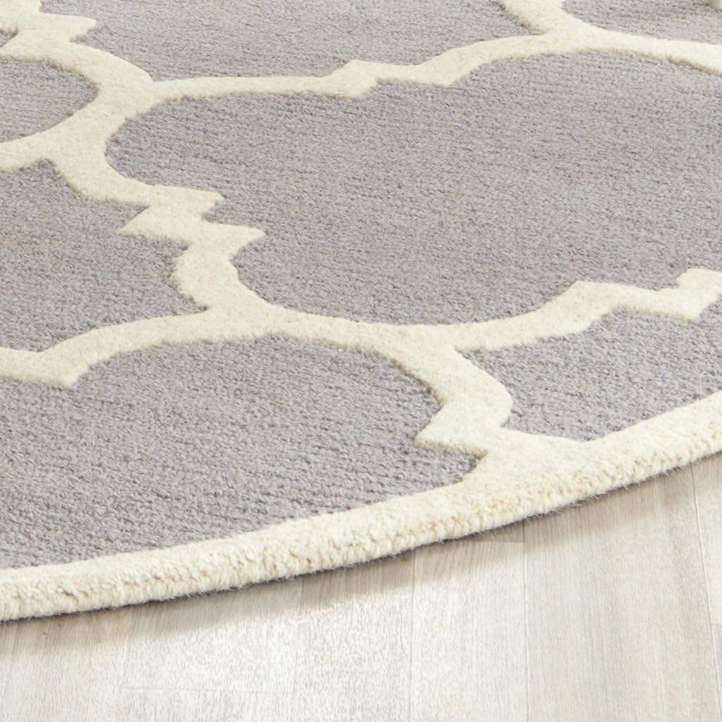 SAFAVIEH Cambridge Justine Geometric Quatrefoil Wool Area Rug, Silver/Ivory, 6' x 6' Round