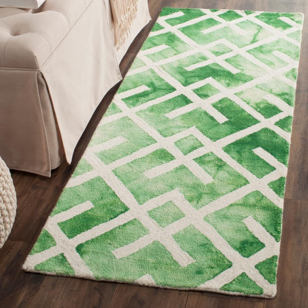 SAFAVIEH Dip Dye Seanna Overdyed Geometric Runner Rug, Green/Ivory, 2'3" x 6'