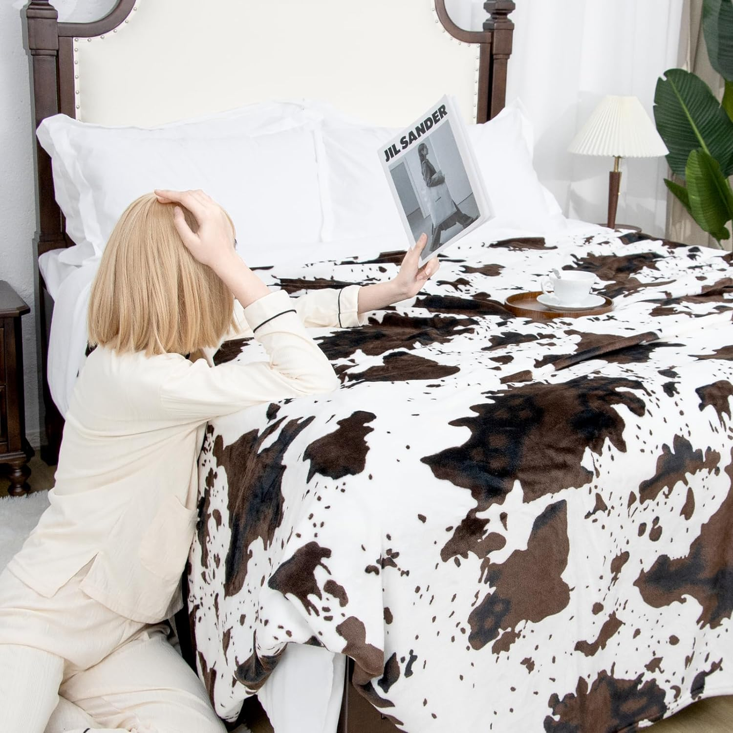 Black and White Blanket Soft Blanket Lightweight Fuzzy Cozy Fleece Couch Blanket Throw Cute Stuff Gifts for Birthday Holiday Ethyie