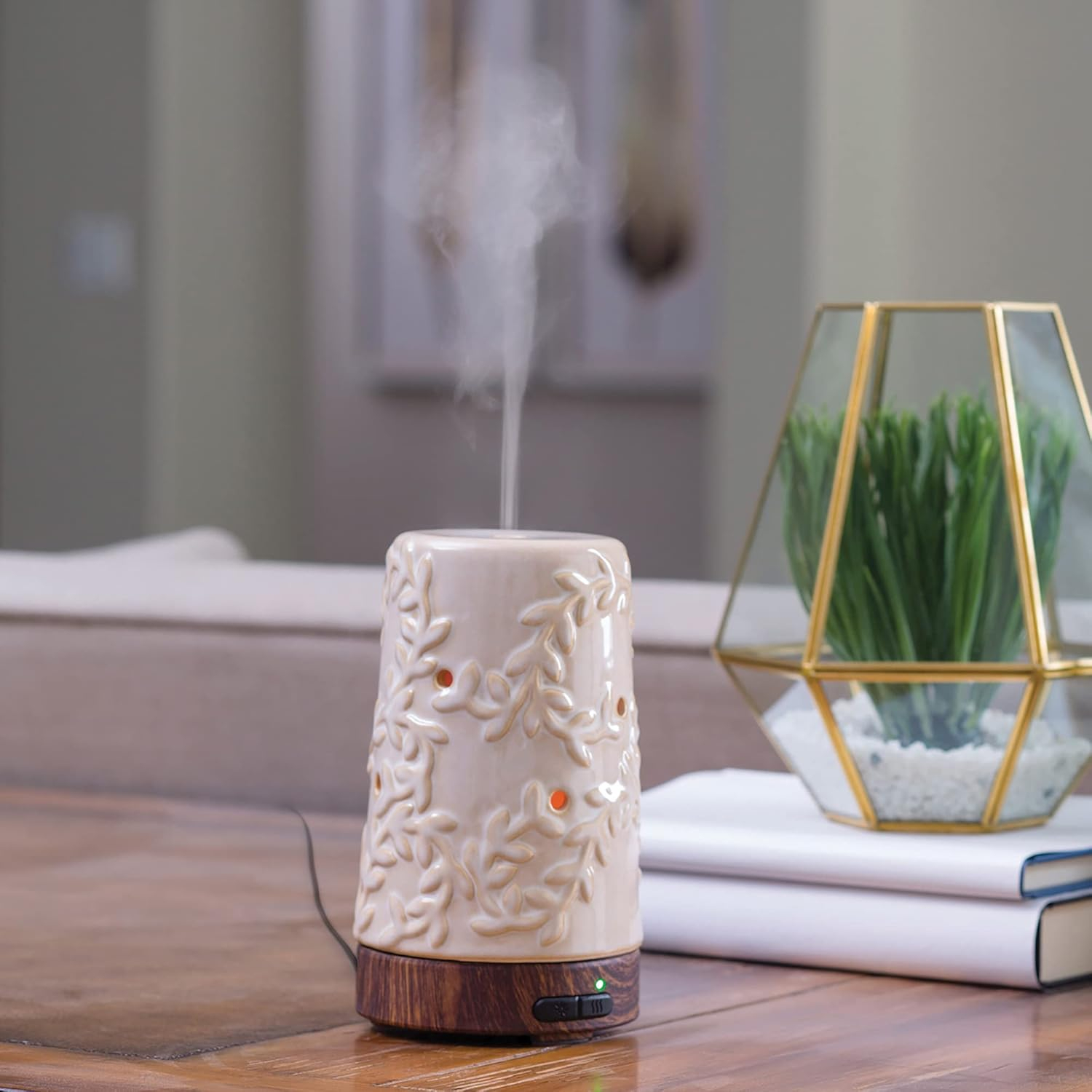Airome 100 mL Ultrasonic Essential Oil Diffuser, Flourish, Cream ceramic