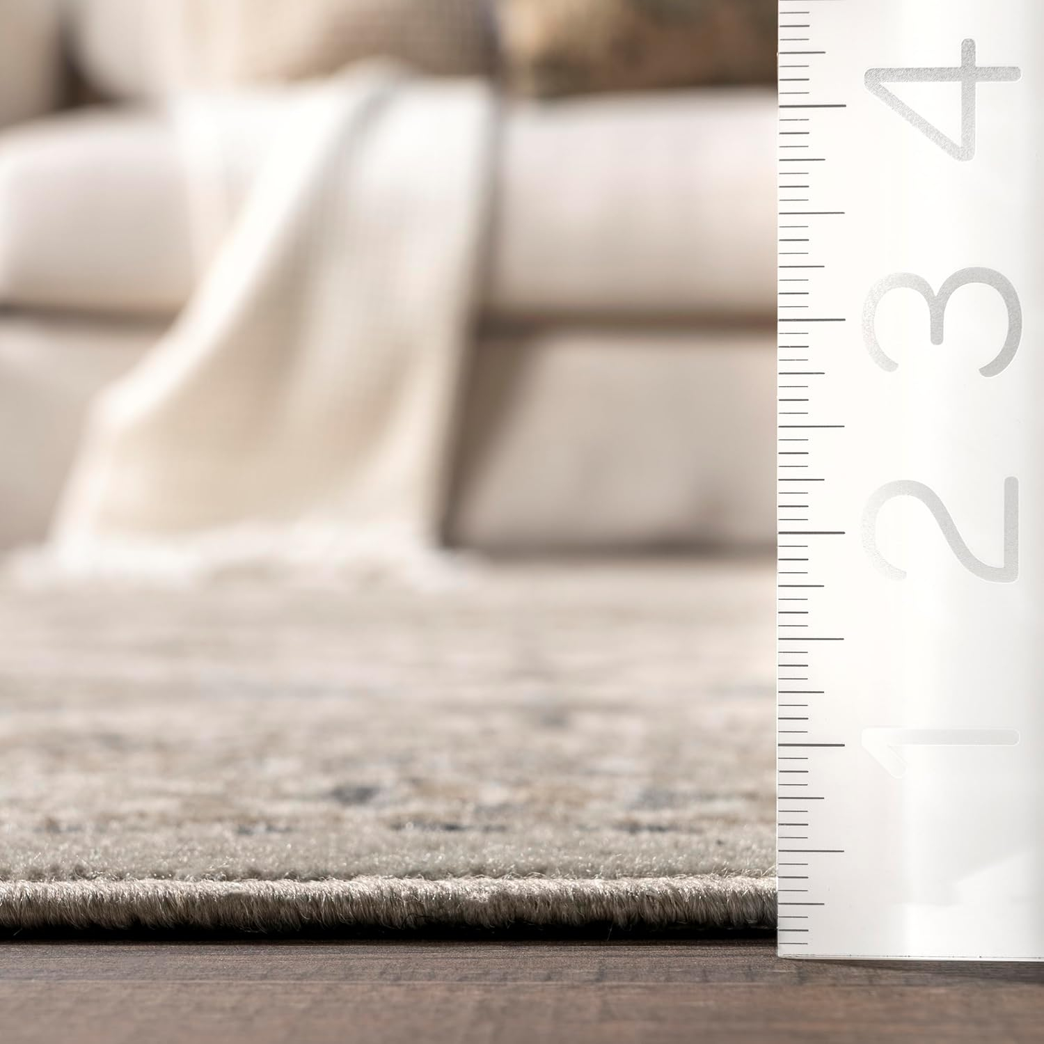 nuLOOM Becca Traditional Tiled Taupe 2' x 3' Transitional Area Rug