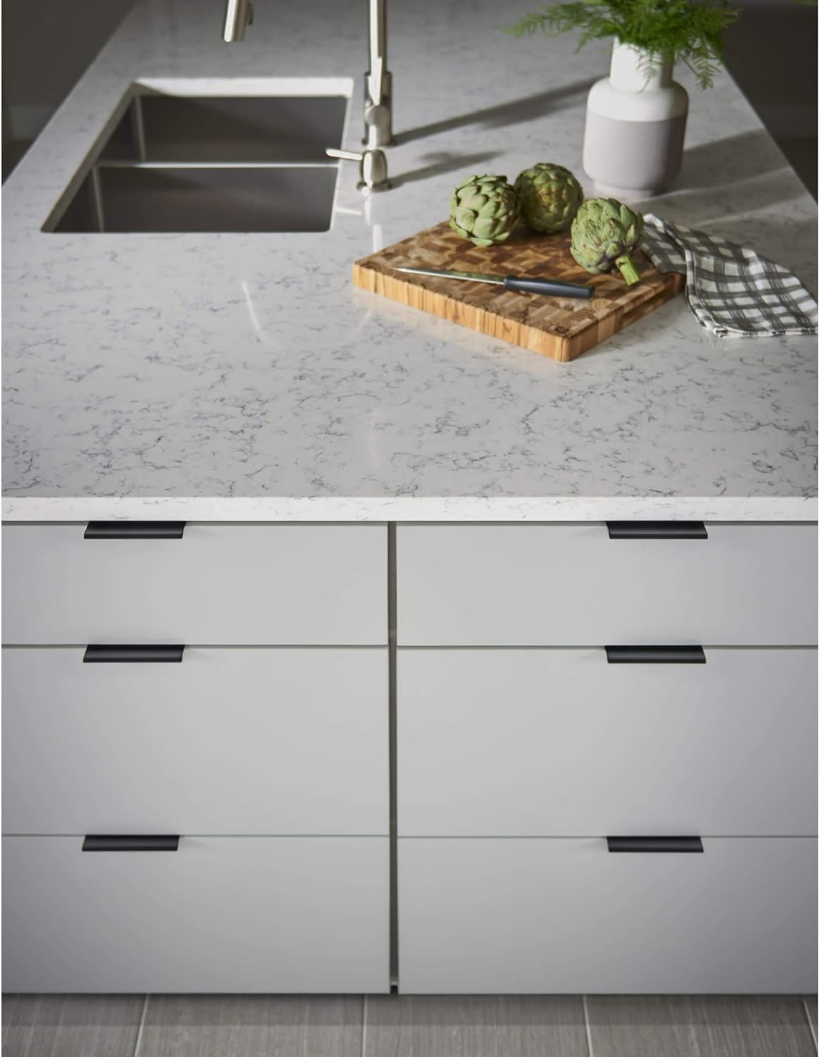 Top Knobs Europa Finger pull