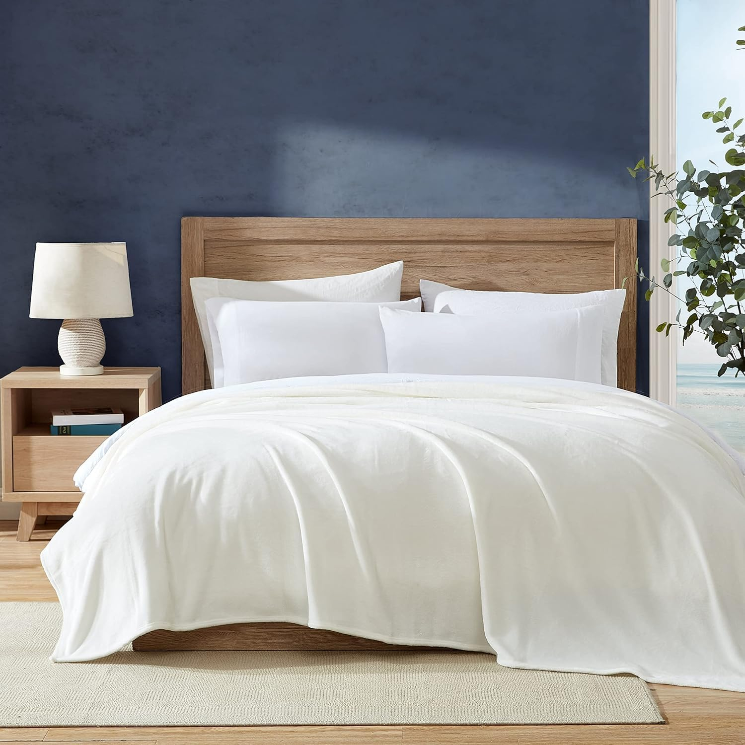 Nautica Nautica Solid Ultra Soft Plush Fleece Blanket