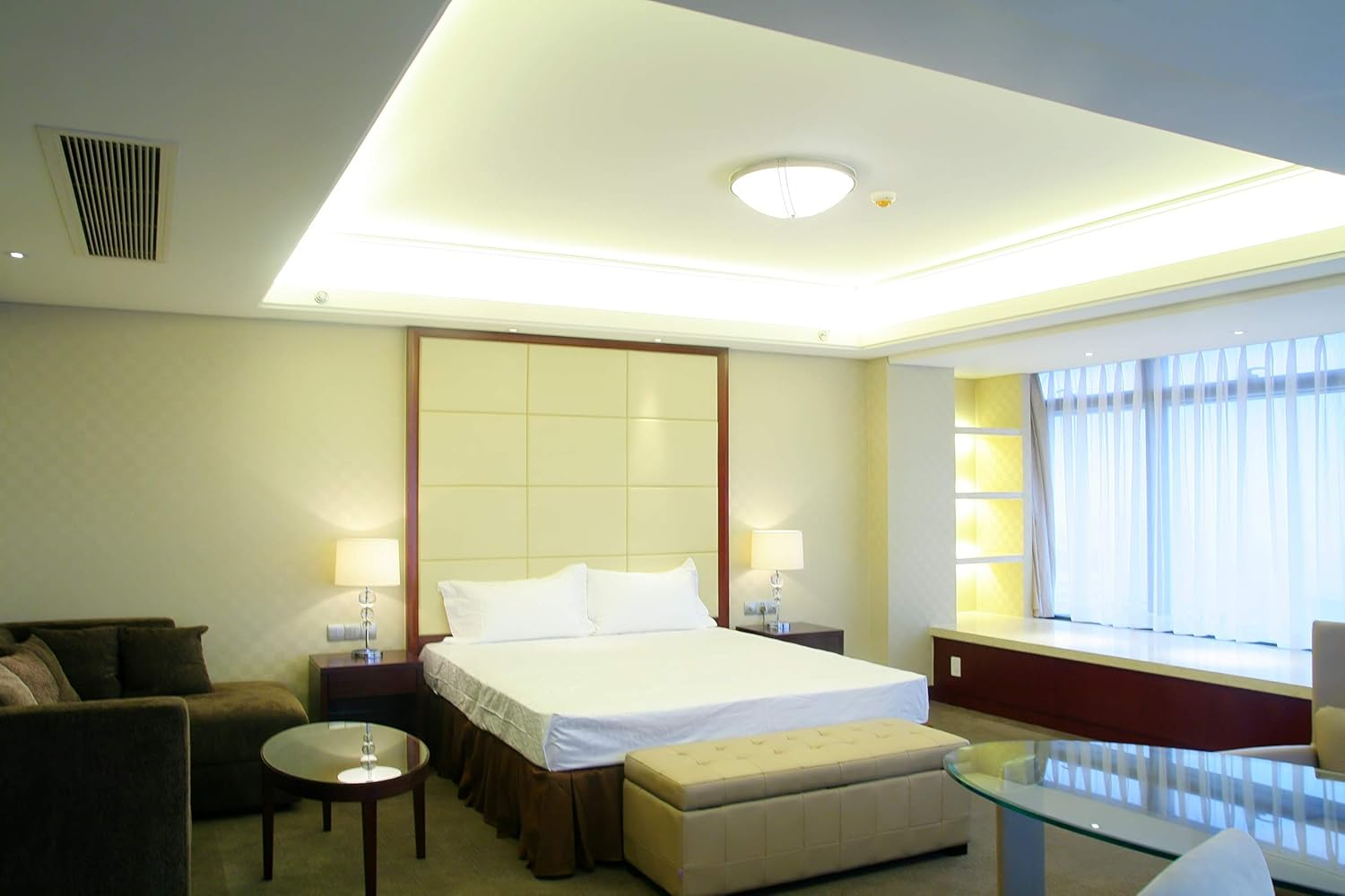 White Frosted Halogen Mini-Candelabra Screw-in Bulb, 100W