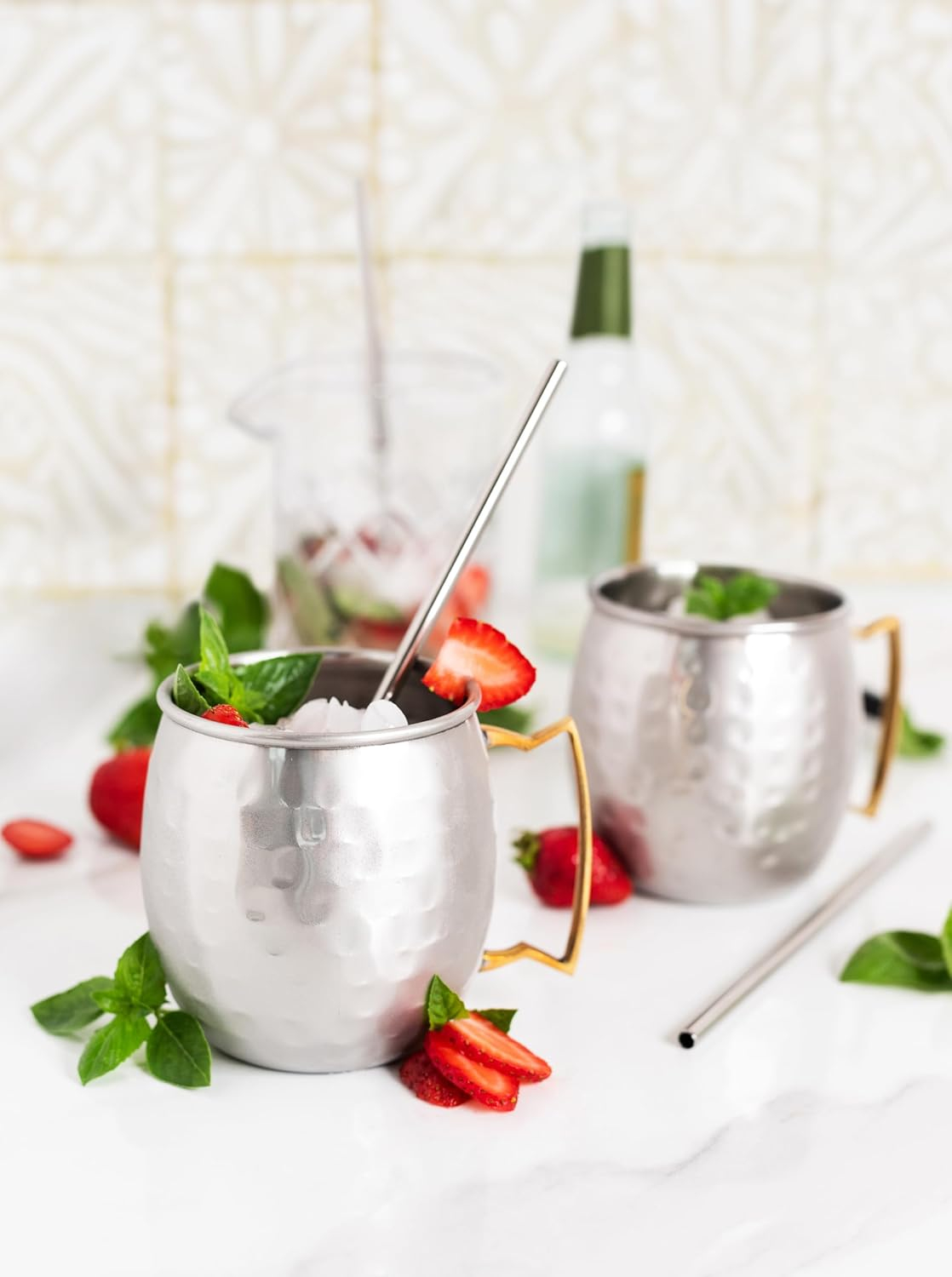 Sol Living Moscow Mule Mugs Set of 4, 14 oz Stainless Steel Lining Silver Cups Handcrafted Barware Set for Cocktails Mixed Drinks Bar Accessories Gift Set Hammered Finish Mugs Perfect for Cold Drinks