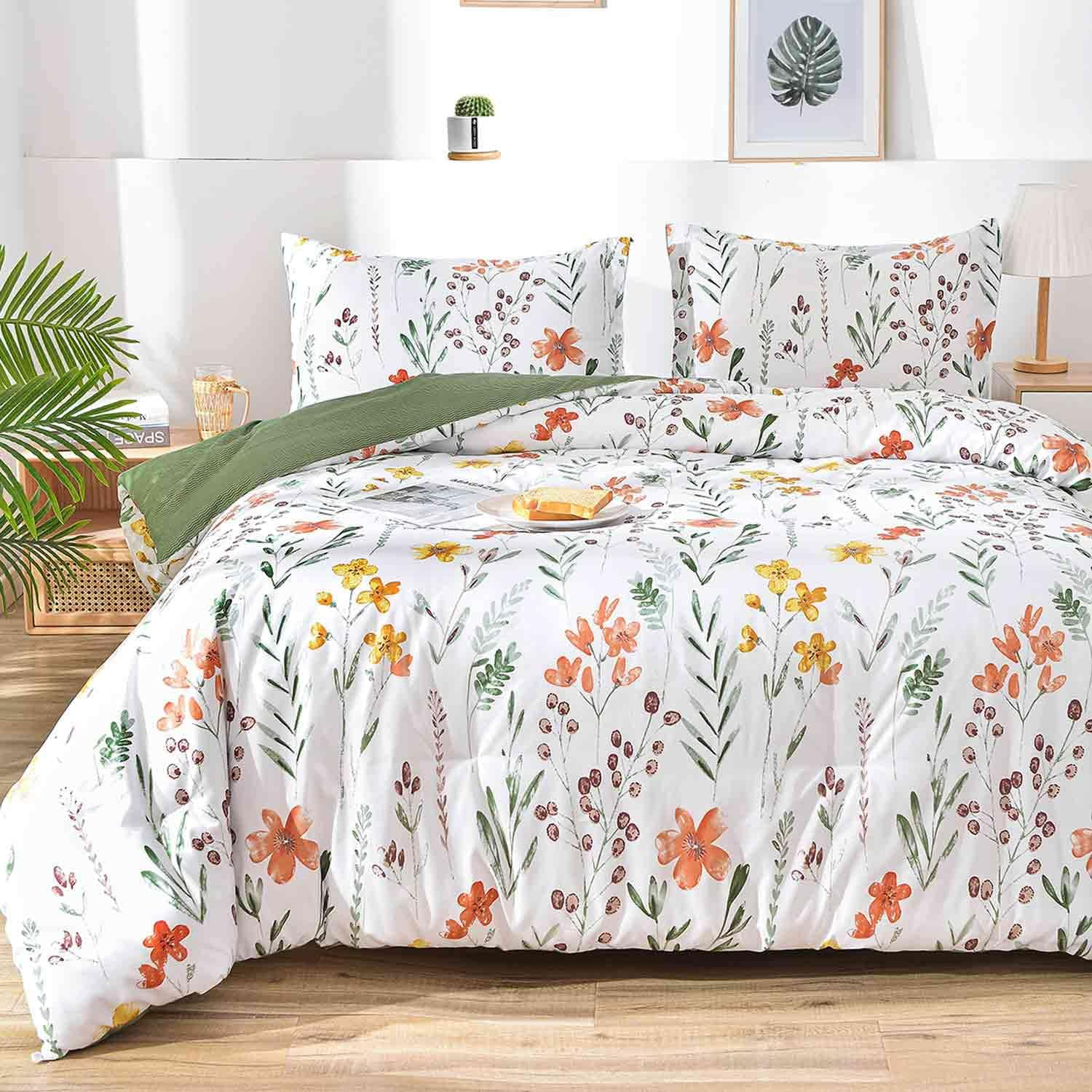Queen White and Green Floral Reversible Microfiber Comforter Set