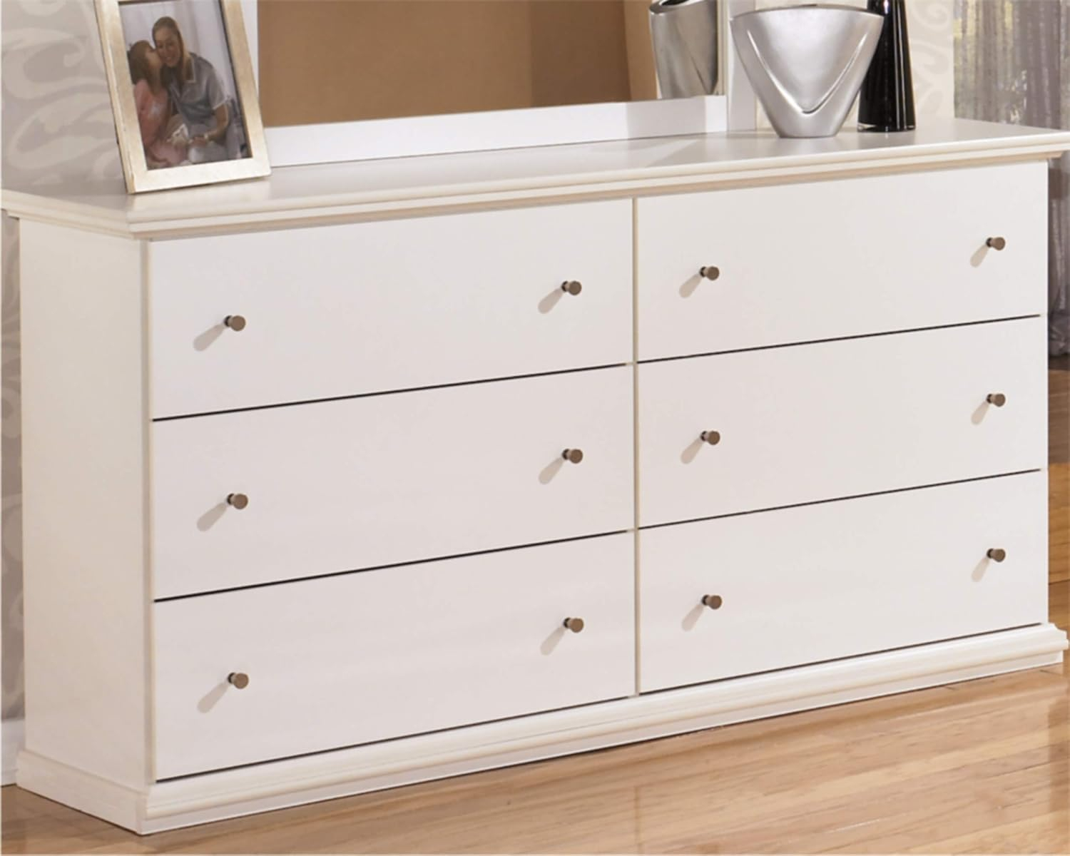 Ashley Furniture Bostwick Shoals 6 Drawer Wood Double Dresser in White