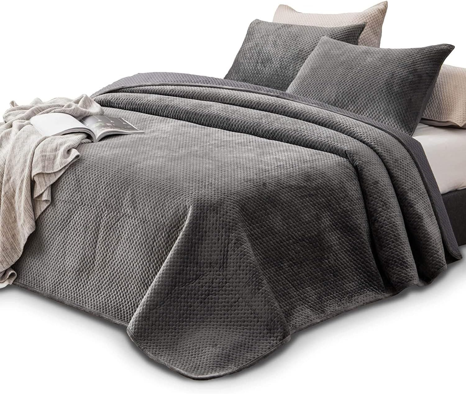 Kasentex  All Season Plush Poly Velvet Lavish Design Quilt Set Soft and Warm Machine Washable Coverlet Grey Queen