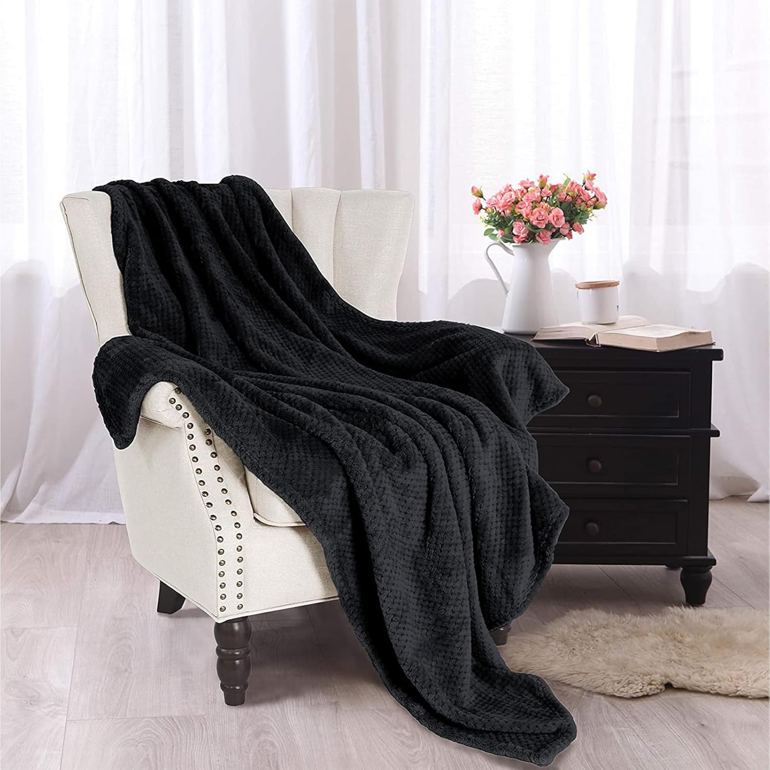 Exclusivo Mezcla Waffle Textured Extra Large Fleece Blanket, Super Soft and Warm Throw Blanket for Couch, Sofa and Bed (Black, 50"x70")-Cozy, Fuzzy and Lightweight