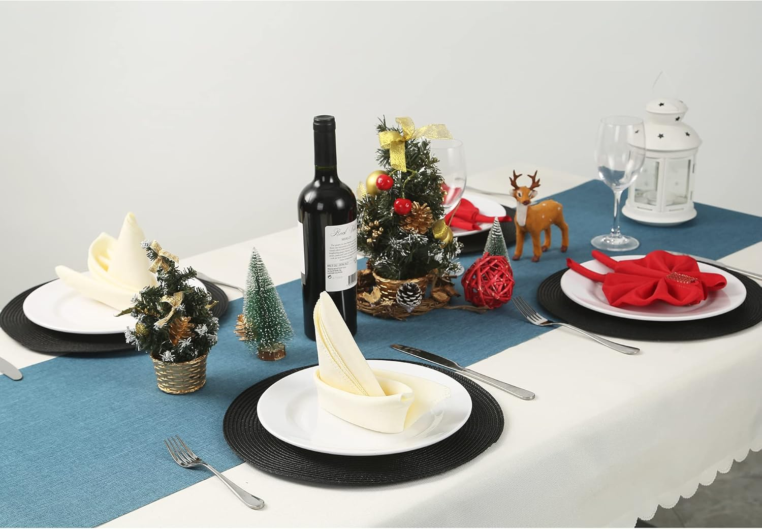 Black Round Polypropylene Placemats Set of 6 for Dining Table