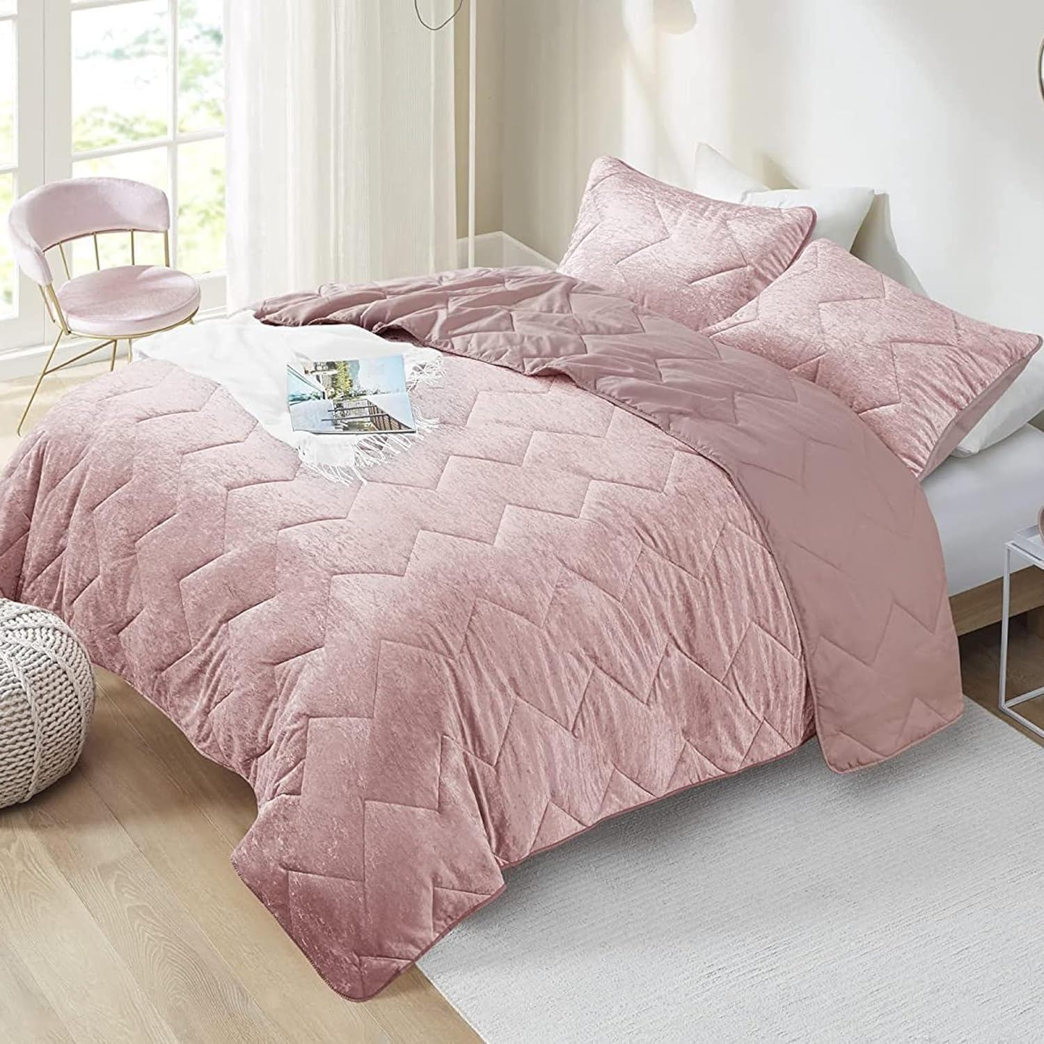 Comfort Spaces Juliette Luxe Comforter Set Velvet Lush with Soft Brushed Microfiber Reverse, All Season Cozy Velvet Bedding Sets, Fluffy Comforter Bed Set, Matching Sham, Blush Twin/Twin XL 2 Piece