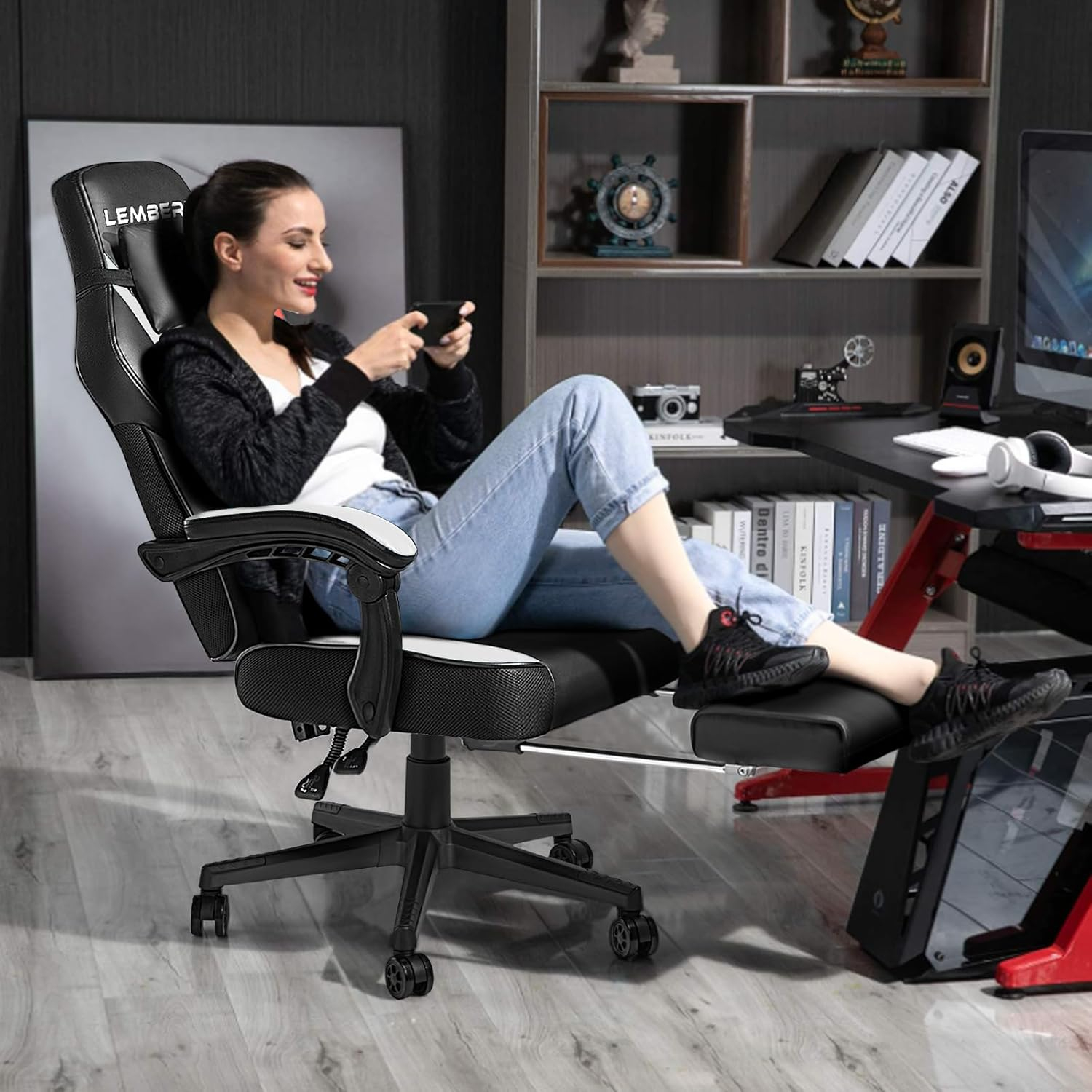 LEMBERI Gaming Chairs with Footrest,Ergonomic Video Game Chairs for Adults,Big and Tall Gaming Chair 400lb Weight Capacity, Racing Style Gaming Computer Gamer Chair with Headrest and Lumbar Support