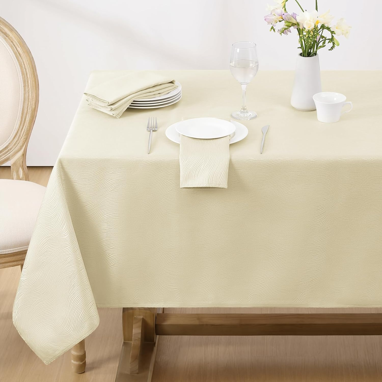 Softalker Jacquard Rectangle Tablecloth, Swirl Design Waterproof Stain Resistant Table Cover Wrinkle Free Heavy Weight Table Cloths for Dinner/Parties/Holiday - 60 x 104 Inch, Ivory