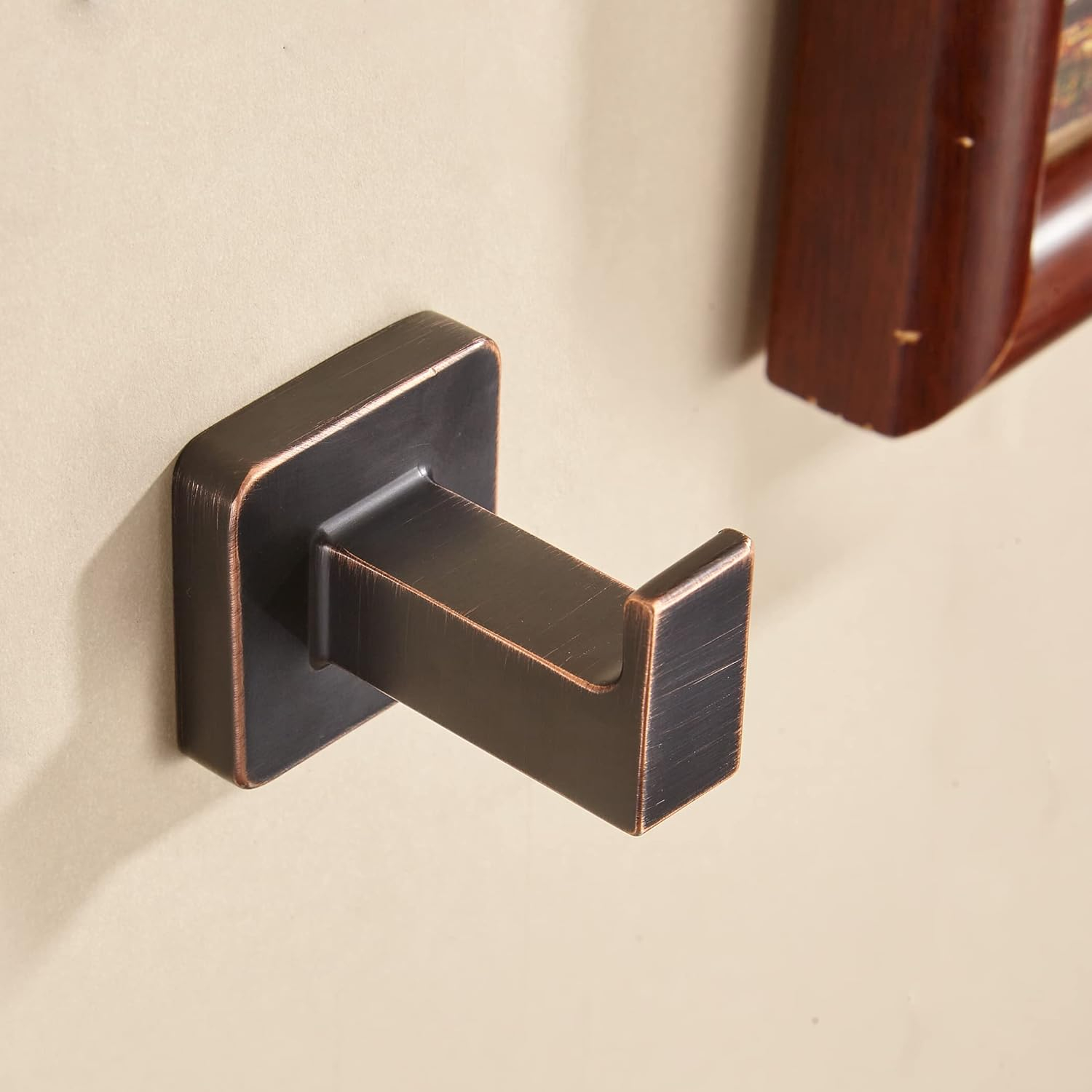 Bronze Towel Hooks，Bathrooms Coat Hooks Wall Mounted，Oil Rubbed Square Wall Hooks Robe Hooks 2 Pieces Stainless Steel Bathroom Accessories