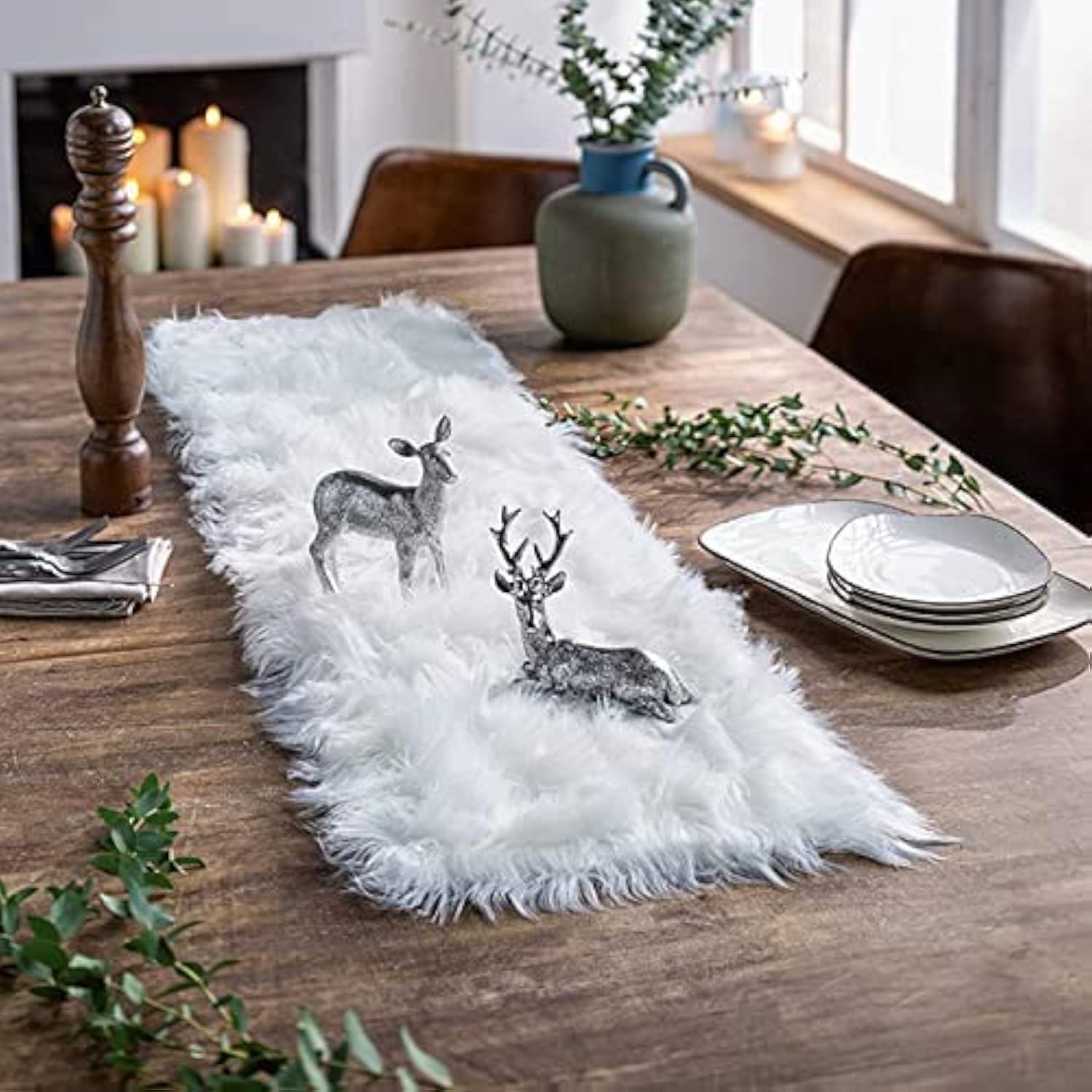 Table Runner, Thanksgiving Modern Small White Fur Table Runners for Party Birthday Christmas Friendsgiving Wedding Dinning Table, Decorative Rug Luxury Faux Fur Runner for Table(11.8x31.5inch)