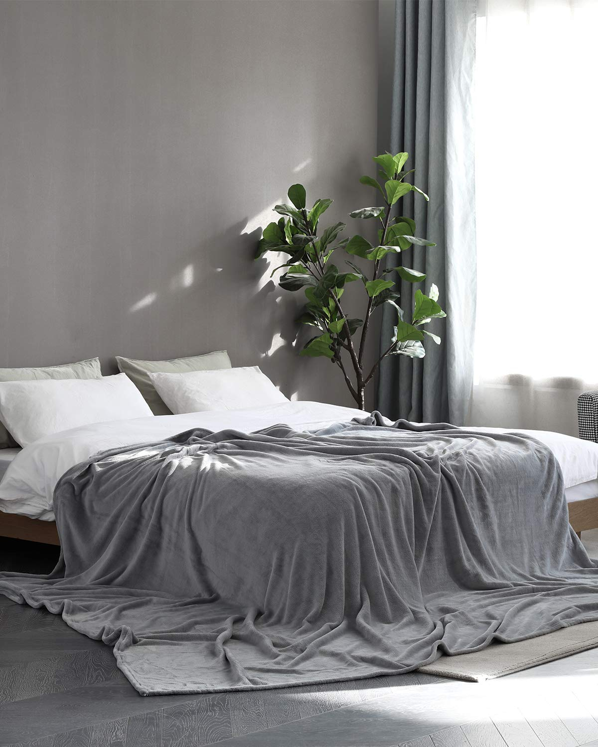 Fleece Blanket King Size Grey Lightweight Super Soft Cozy Luxury Bed Blanket Microfiber