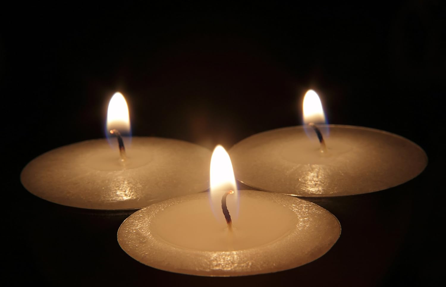 OHR CANDLES Tealight Candles - 200 Pack Bulk Tea Lights Candles - White Tealights Unscented - 4 Hour Burn Time
