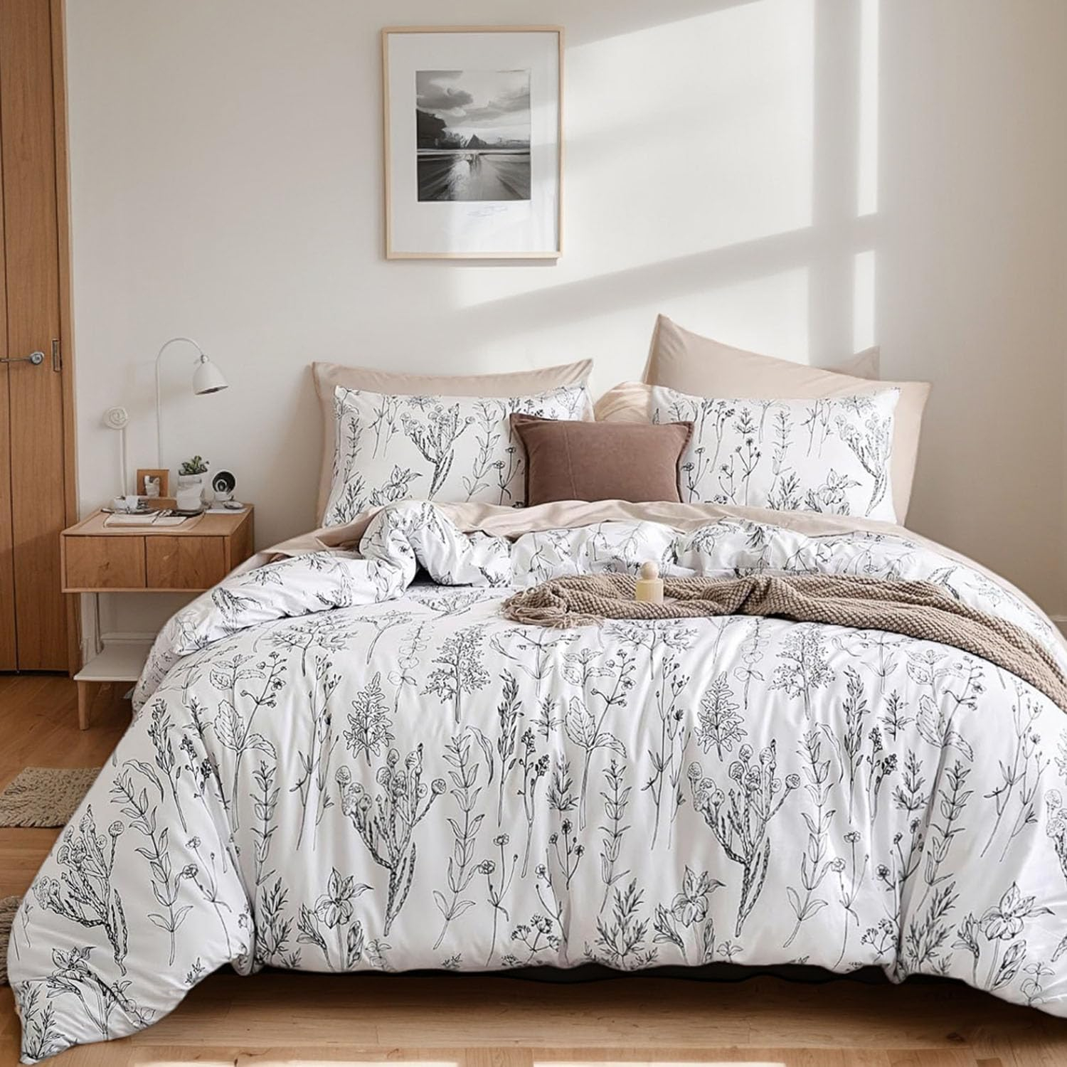 Queen Comforter Set - Floral Comforters Queen Size, White Comforter, 3 Pieces, 1 Comforter (90"x90") & 2 Pillow Cases (20"x26"), White