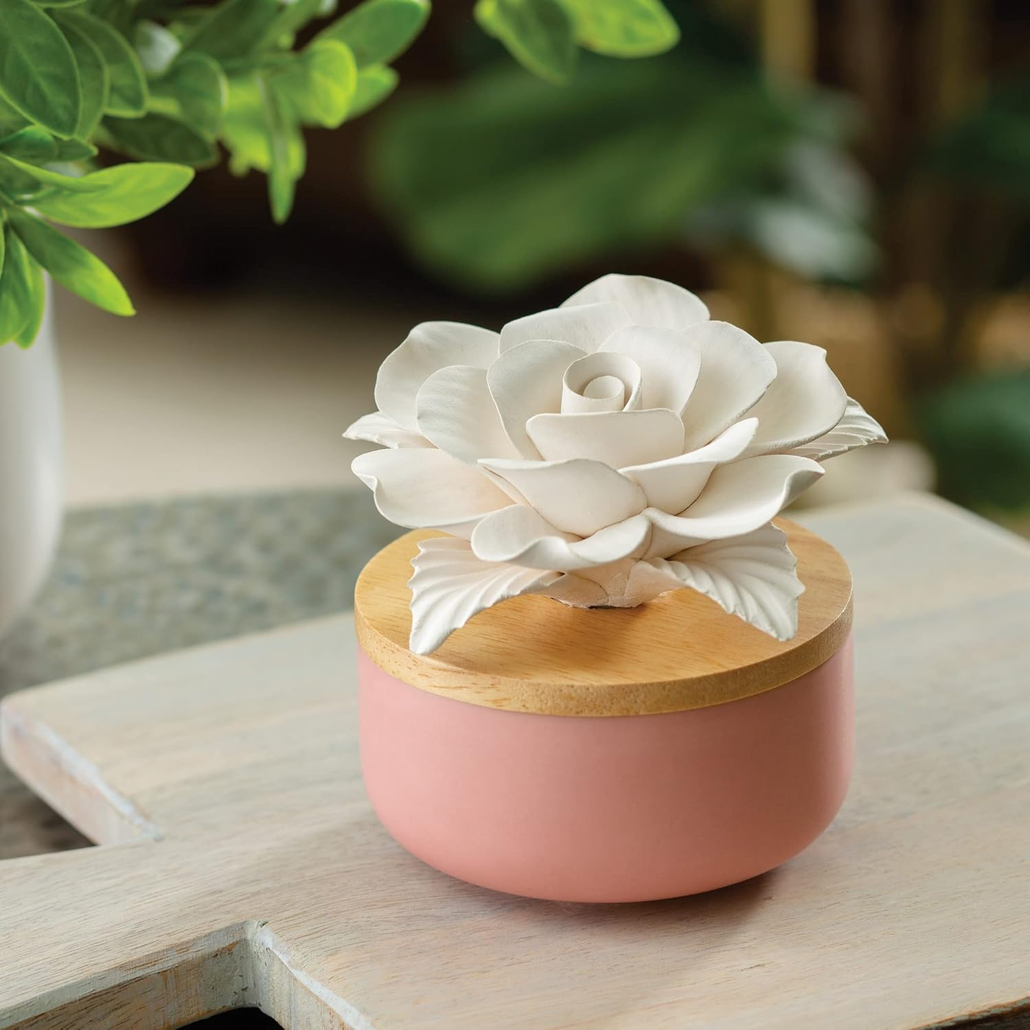Passive Porcelain White Rose Electric-Free Diffuser with Peppermint Oil