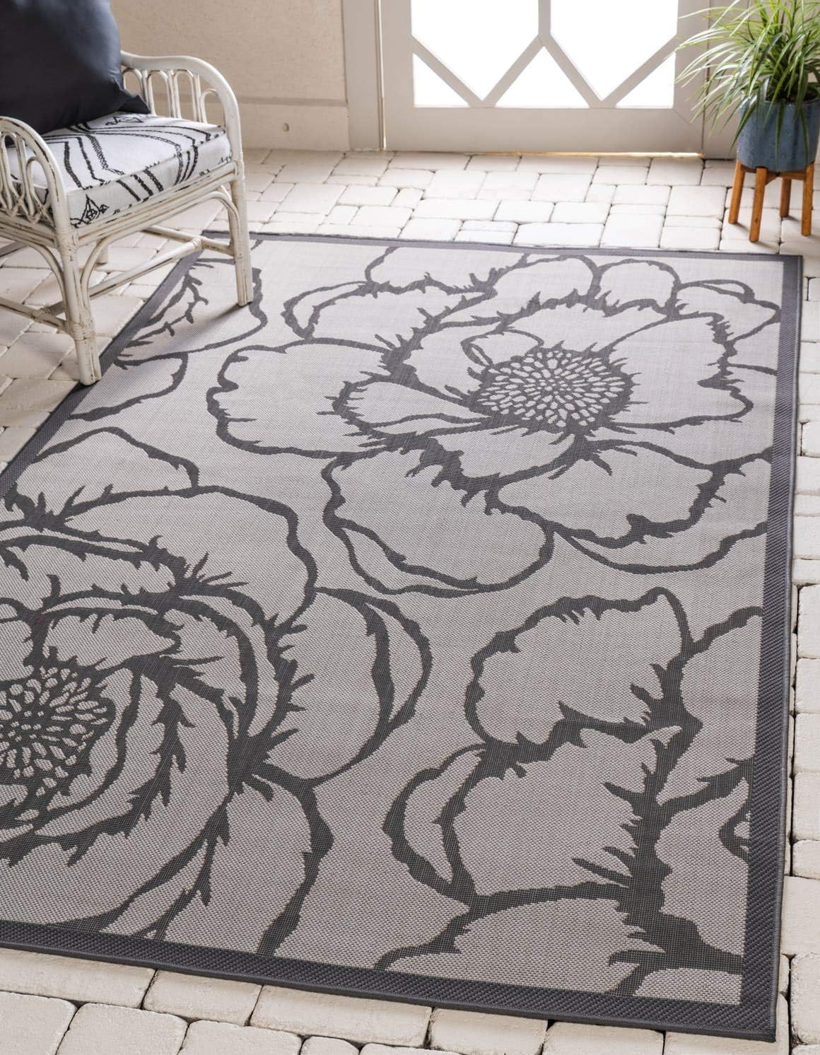 Gray Rectangular Stain-Resistant Synthetic Outdoor Rug, 3x5 ft