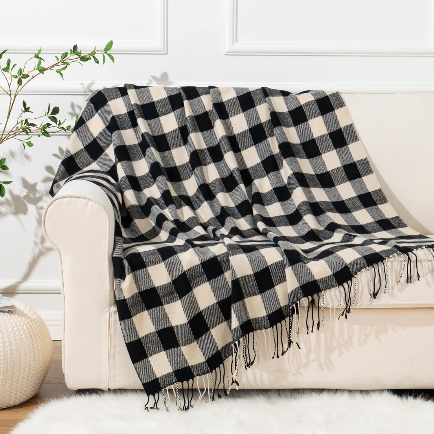 Battilo Classic Plaid Throw Blanket for Couch,Black&Beige,Buffalo Check Pattern Blanket for Picnic,50"x60"