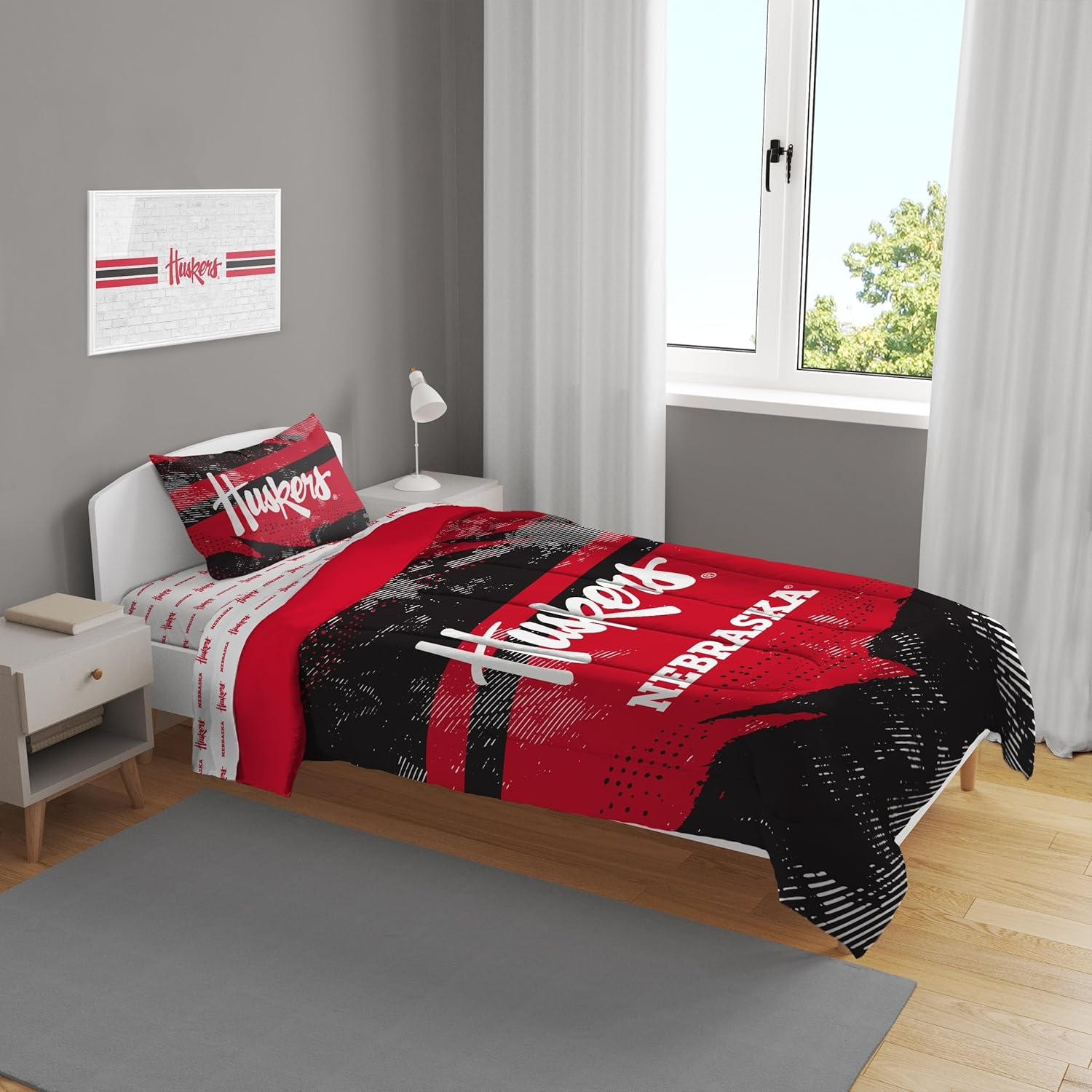 NCAA Nebraska Cornhuskers Slanted Stripe Twin Bedding Set in a Bag - 4pc