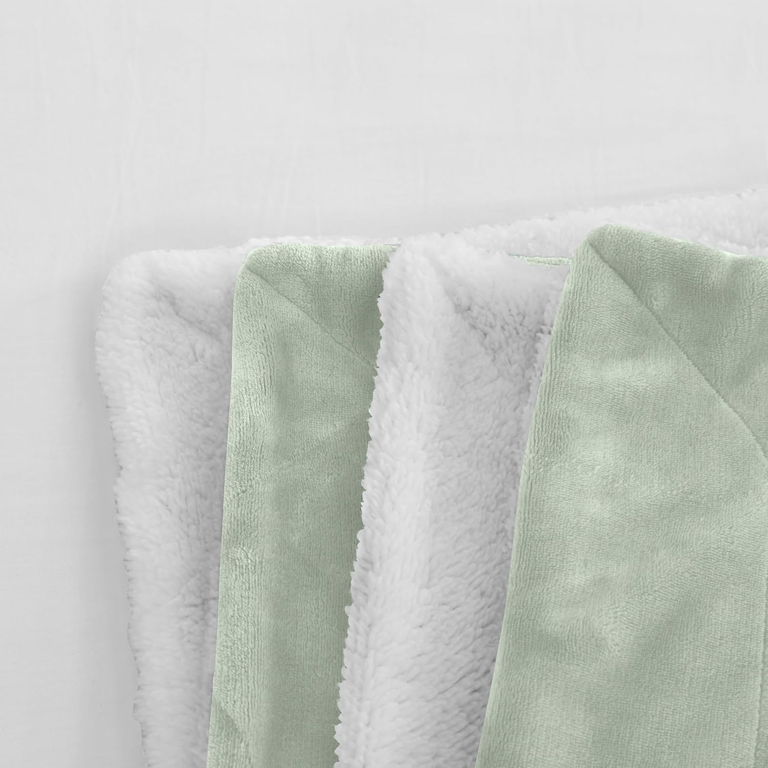 Elegant Comfort Reversible and Plush Flannel Fleece Sherpa Throw- Lightweight Soft and Cozy- All Season Decorative Throw, Perfect for Lounging, 50 x 60 inches, Mint Green