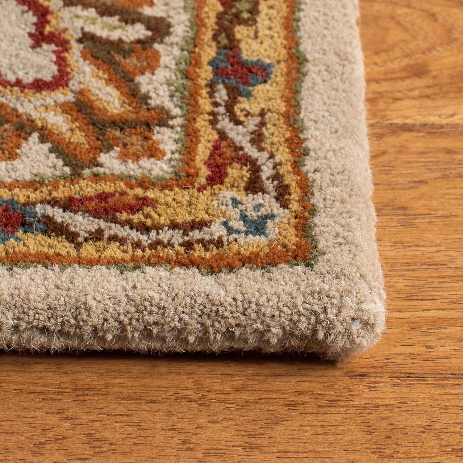 SAFAVIEH Classic Gloria Traditional Wool Area Rug, Ivory, 8'3" x 11'