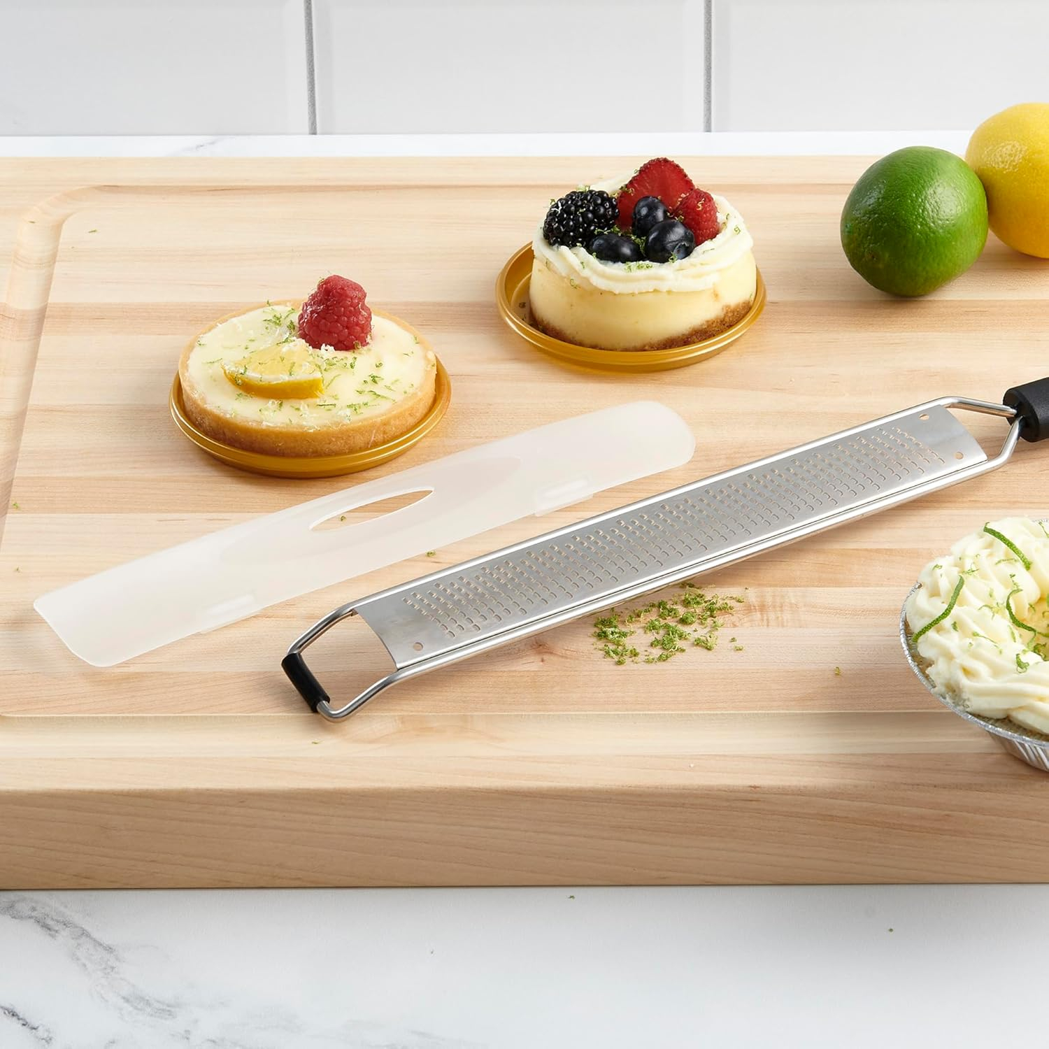 Black Handle Stainless Steel Fine Etched Grater Zester with Cover