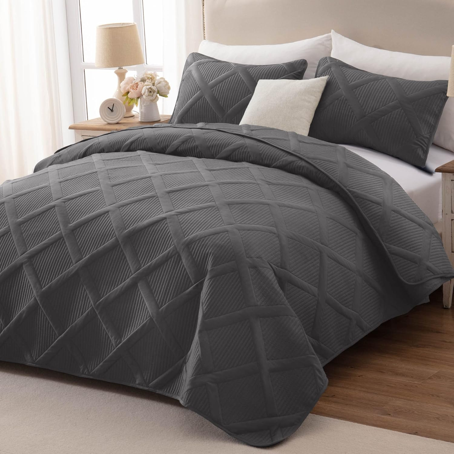 Exclusivo Mezcla Ultrasonic Twin Quilt Set, 2-Piece Lightweight Bedspreads Modern Striped Coverlet, Grey