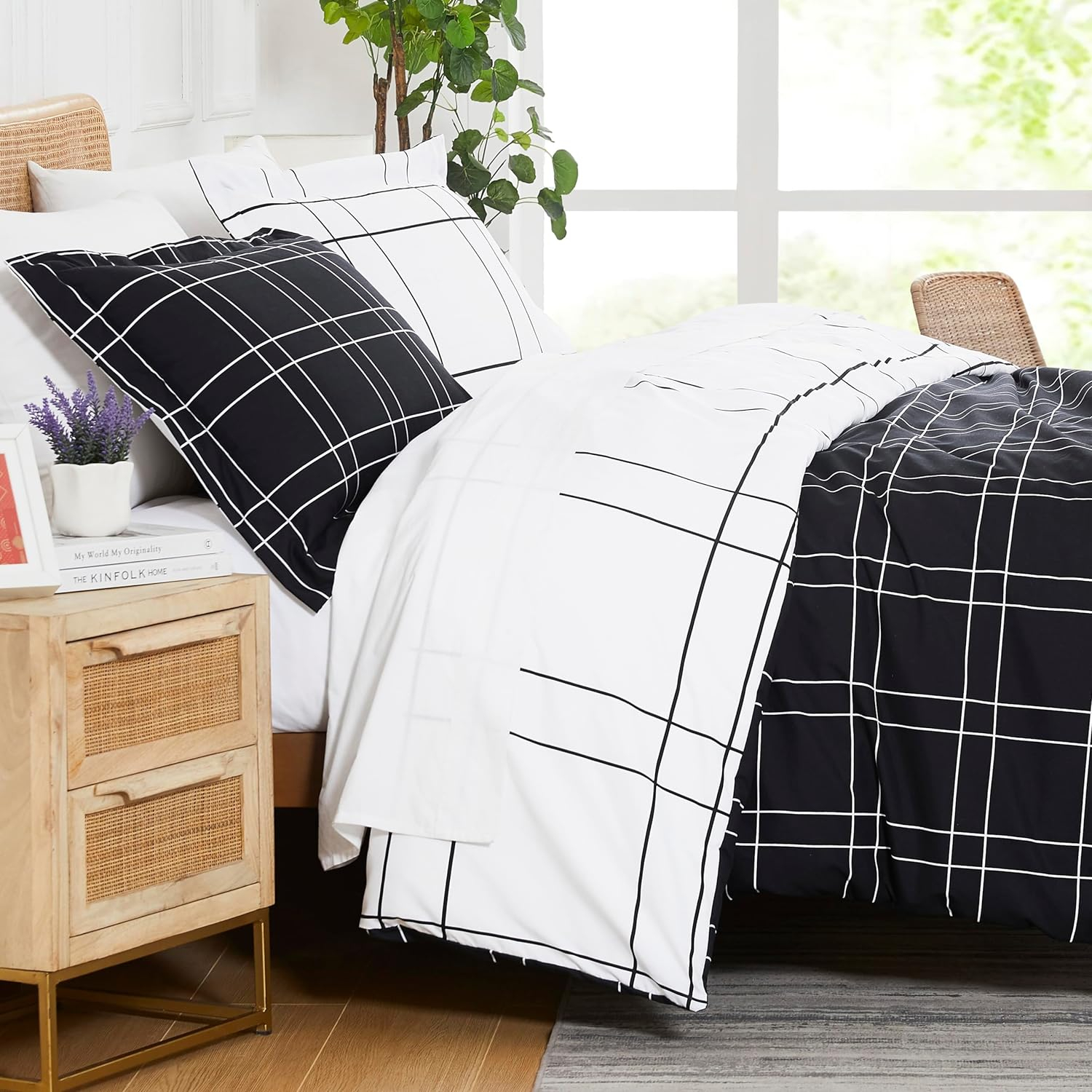 Southshore Fine Living, Inc. Urban Grid Collection Oversized King Duvet Cover Set, Printed Duvet Cover 3-Piece, Two Matching Shams (108 in Wide x 98 in Long), Black, King/California King
