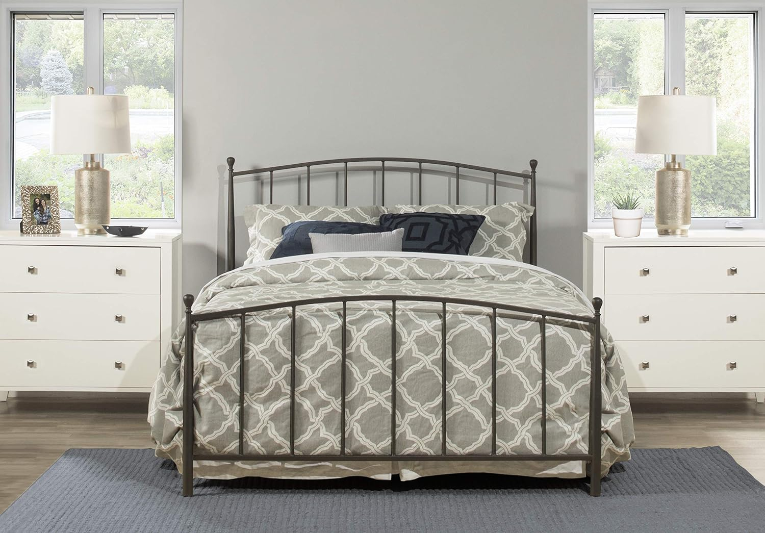 Hillsdale Furniture Warwick Gray Bronze Metal Queen Bed